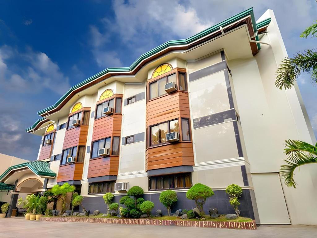 Vest Grand Suites Panglao Bagian luar foto