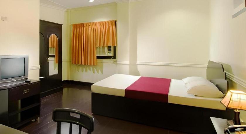 Vest Grand Suites Panglao Bagian luar foto