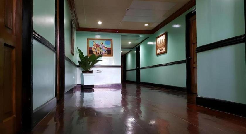 Vest Grand Suites Panglao Bagian luar foto