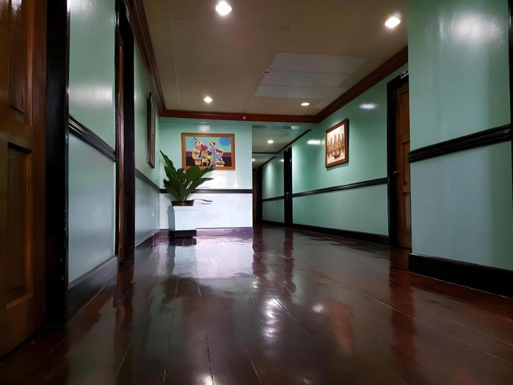 Vest Grand Suites Panglao Bagian luar foto