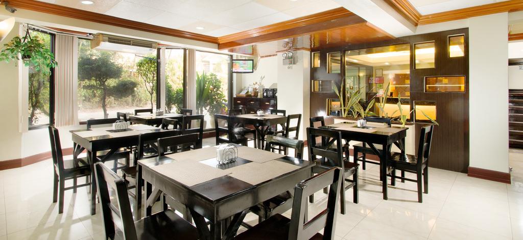 Vest Grand Suites Panglao Bagian luar foto